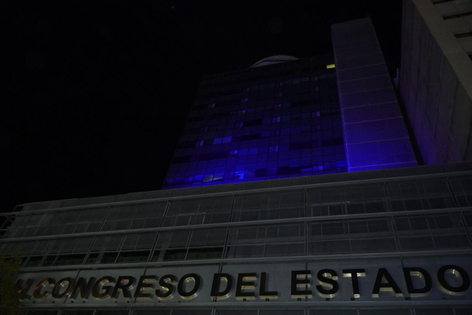 Congreso del Estado se ilumina de azul en el Día Mundial de la Diabetes