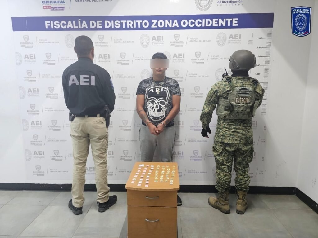 Detienen AEI y Sedena a presunto distribuidor de drogas en zona céntrica