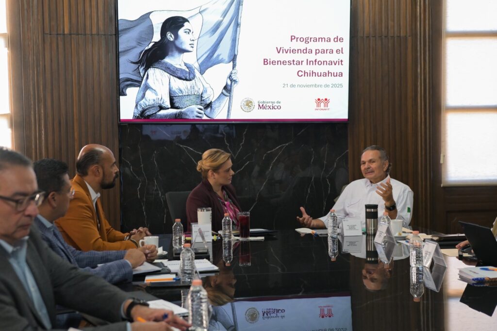 Maru Campos sostiene reunión de trabajo con el director general del Infonavit