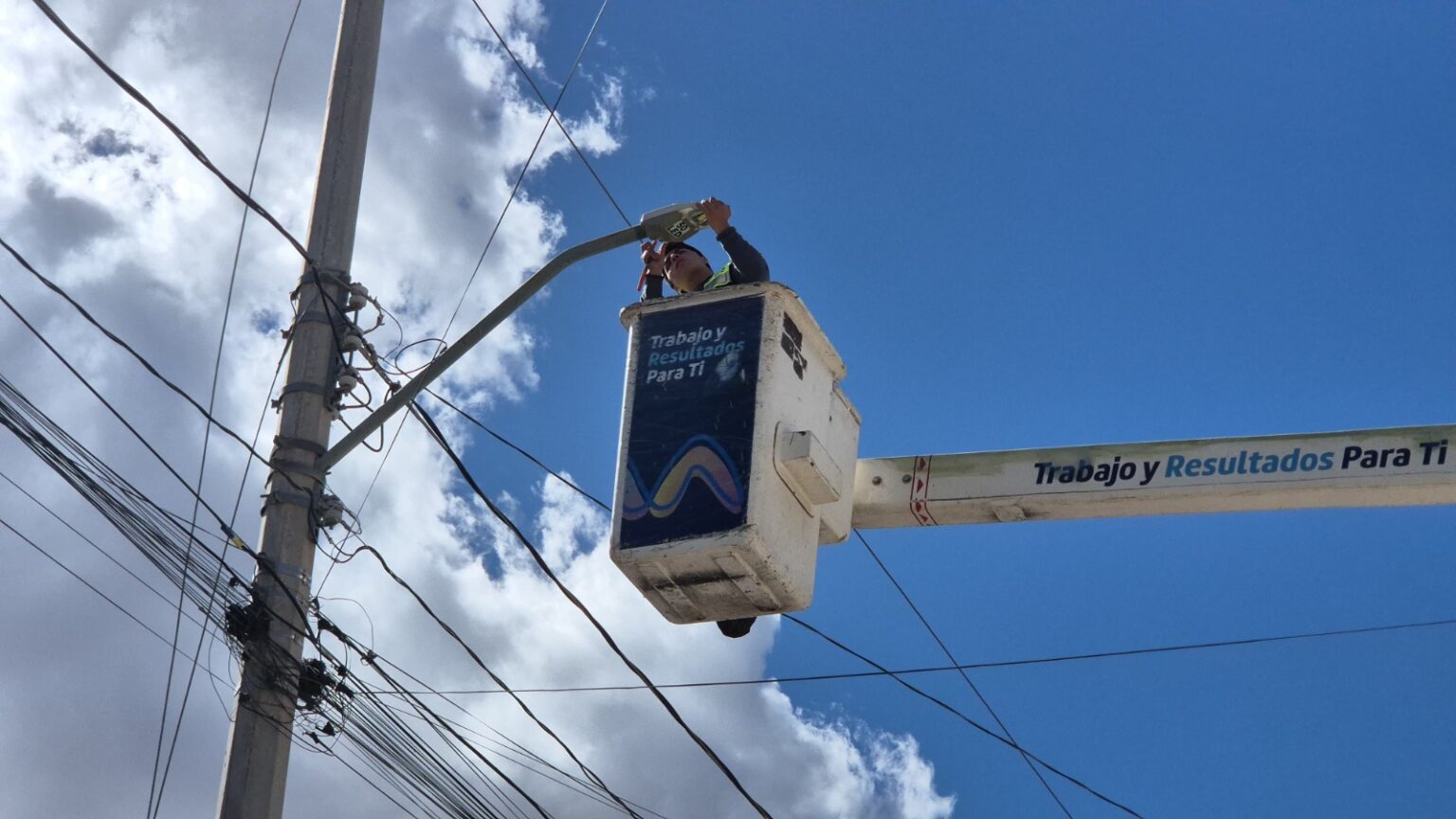 Beneficia Municipio a más de 7 mil vecinos de seis colonias con modernización de alumbrado
