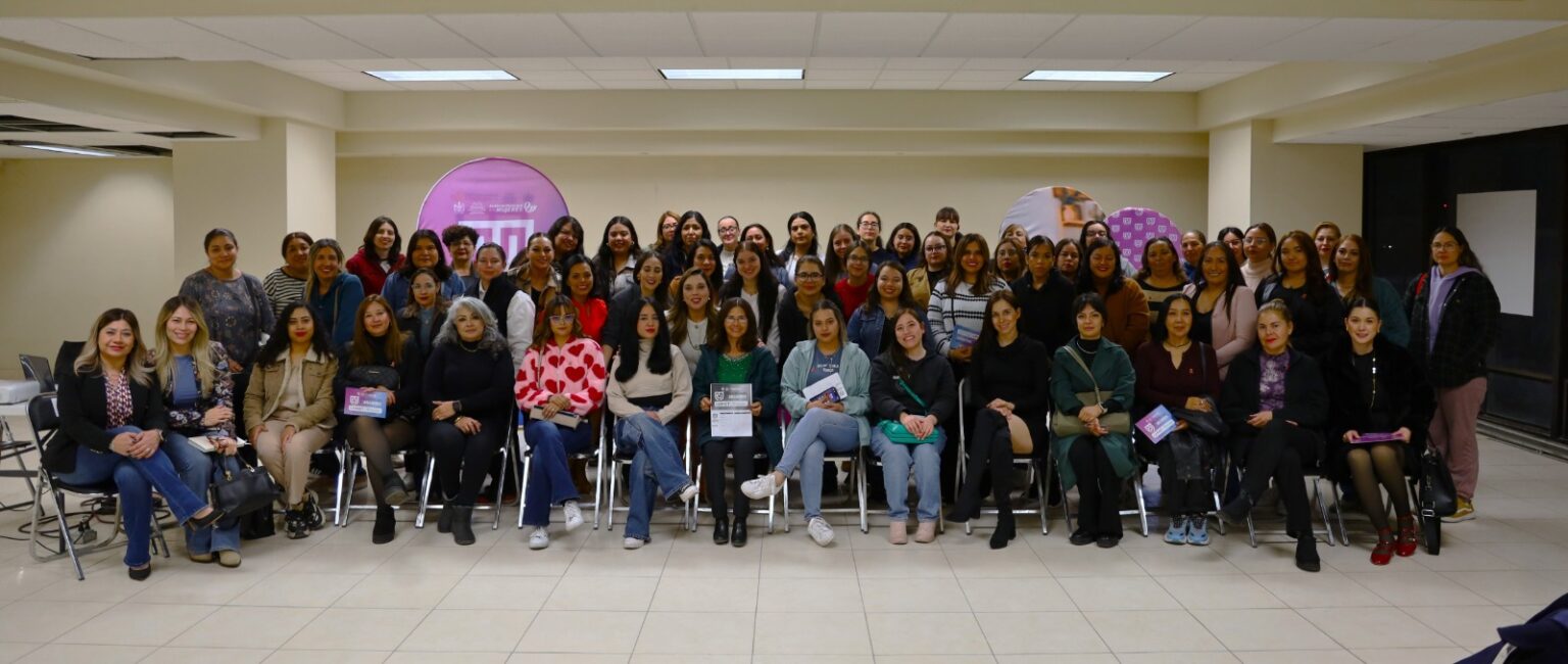 Alumnas de la Universidad de las Mujeres reciben capacitación en Violencia Digital