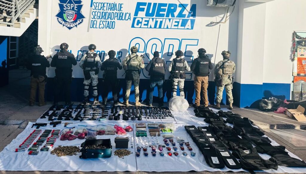 Guardia Nacional y Ejército Mexicano aseguran armamento y droga en Aquiles Serdán