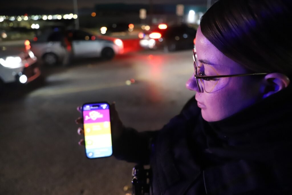 Acerca Policía Municipal a estudiantes y usuarias de transporte público el programa “Siempre Acompañadas”