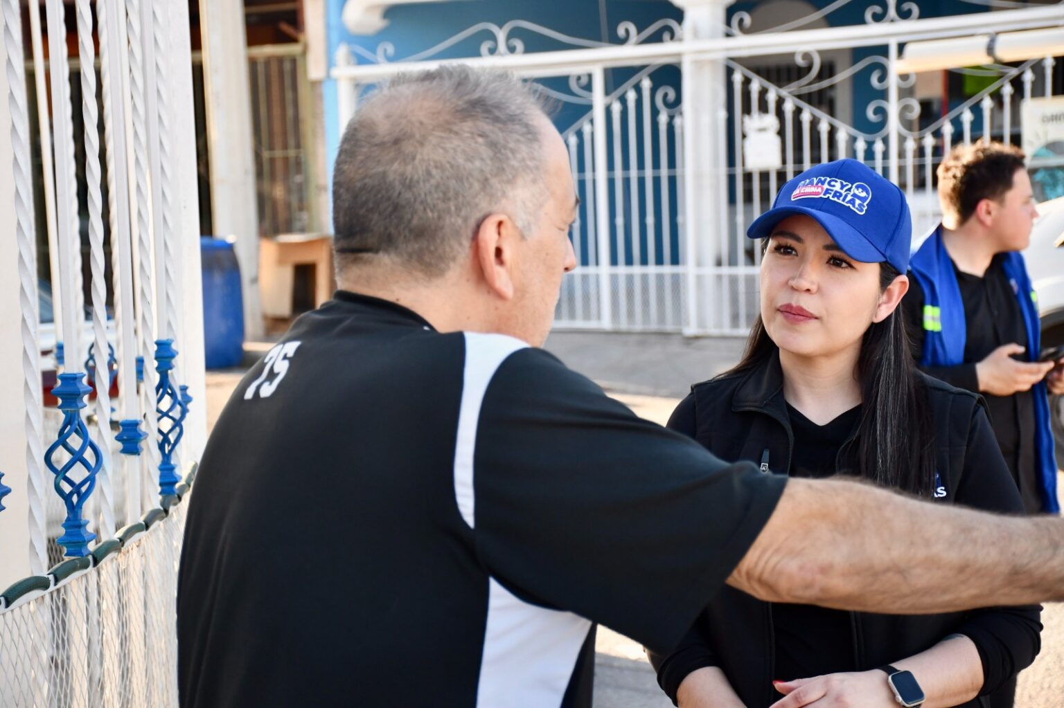 Nancy “La China” Frías recorre casa por casa las colonias Rodolfo Fierro y Real Carolinas para escuchar a las familias y trabajar por colonias dignas