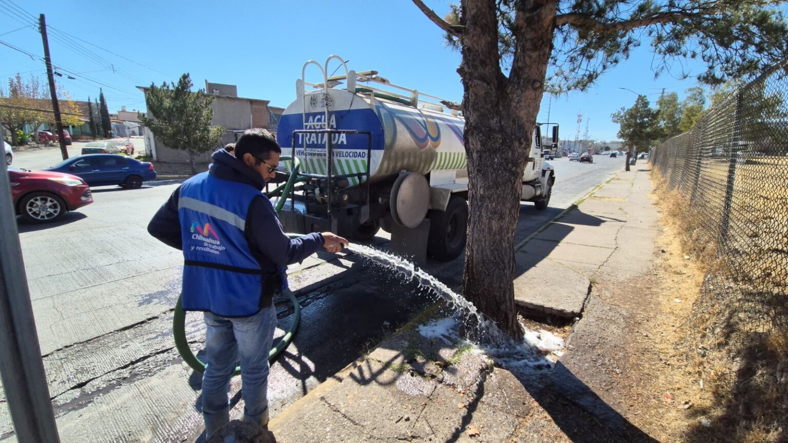 Da atención Municipio a vialidades y espacios públicos diariamente para mejorar la imagen urbana
