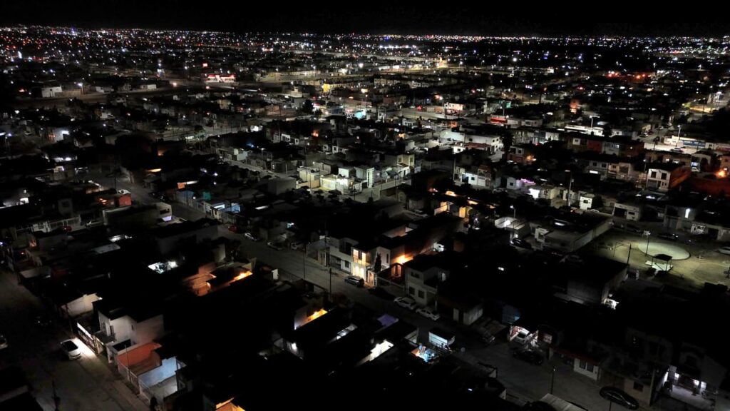 Concluye Municipio modernización del alumbrado público LED en Villas del Rey