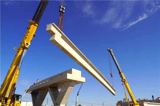 Avanza Municipio con montaje de trabes en puente carretera Aldama y Fuerza Aérea