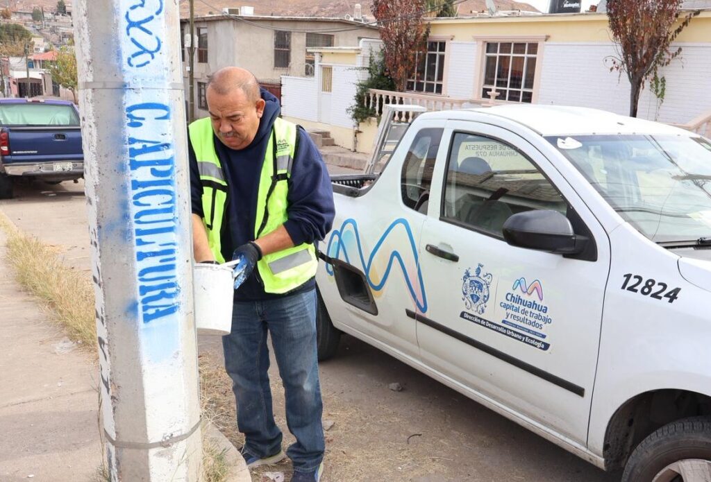 Refuerza Gobierno Municipal identificación de calles con 350 nuevas placas y rótulos