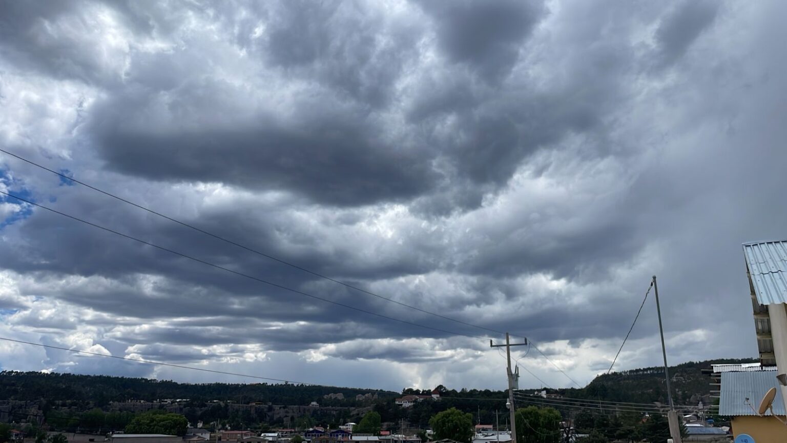 Persiste pronóstico de lluvias, fuertes vientos y tolvaneras para este fin de semana
