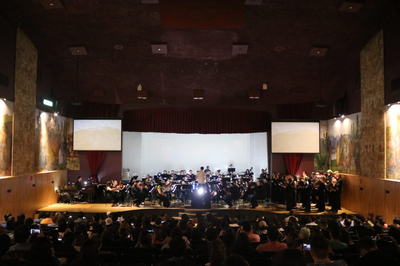 Celebran a estudiantes de la UACH con concierto sinfónico de música de videojuegos.