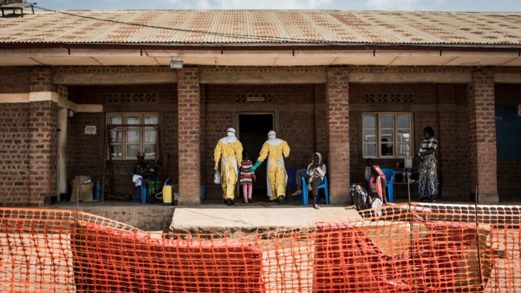 Declaran epidemia de ébola en África por brote de cepa rara en República del Congo y Uganda