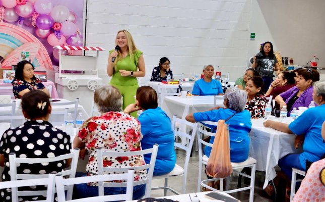 Escucha y atiende Carla Rivas a familias de la colonia UP; refuerza gestiones en seguridad y vigilancia