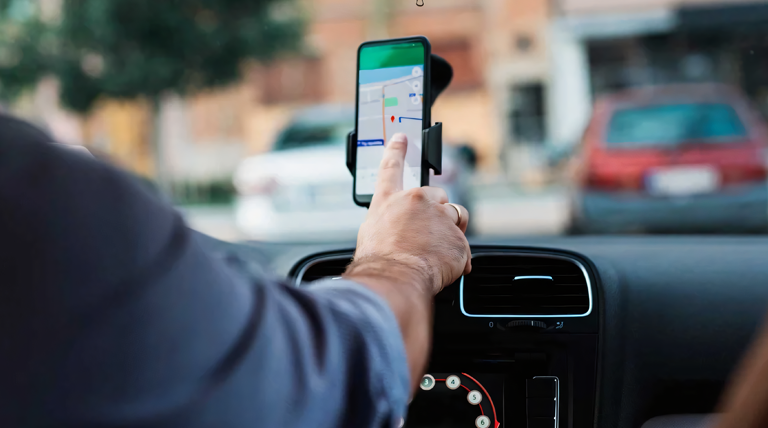 Alerta Border Patrol a choferes de apps por tráfico de migrantes