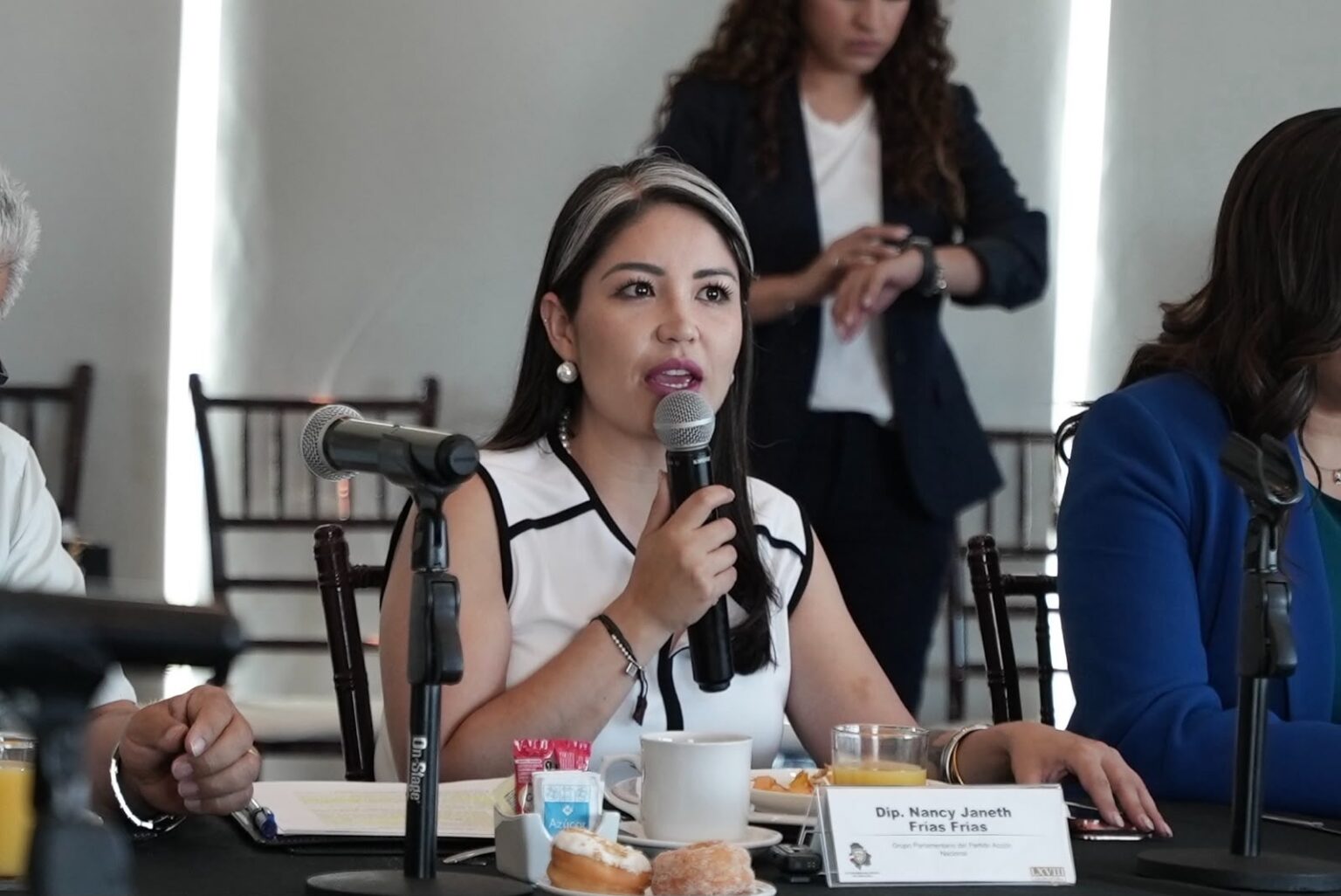 Las diputadas Joss Vega y Nancy Frías dan seguimiento al programa “Juntos Construimos”