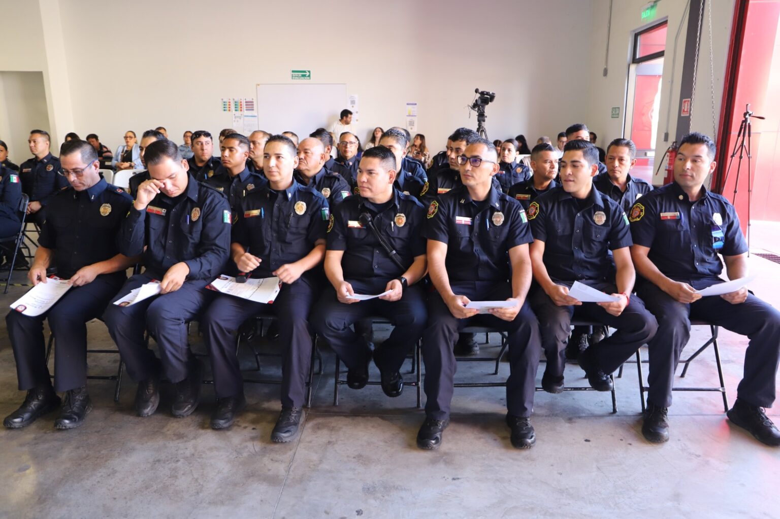 Reconoce Gobierno Municipal vocación de servicio de 76 bomberas y bomberos