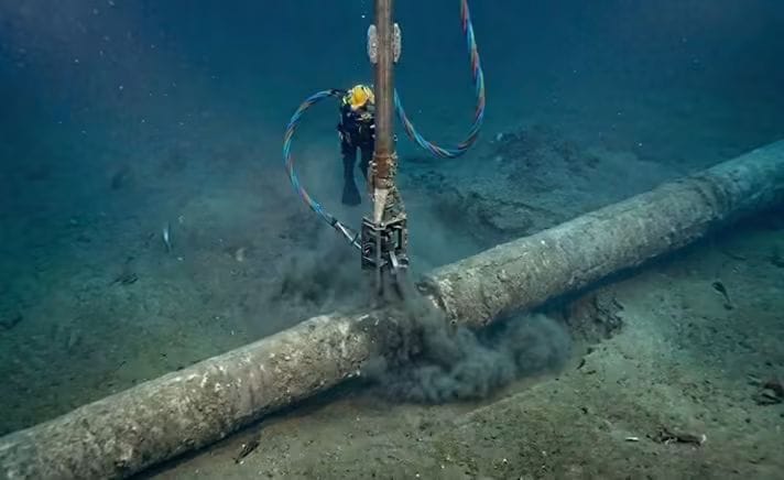 Pemex atiende falla en ducto marino frente a Campeche; descarta llegada de aceite a costa