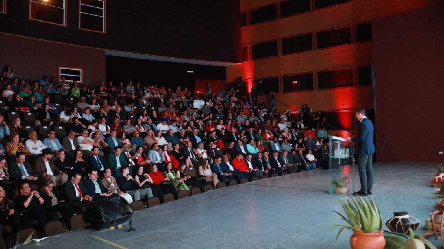 José Luis Villalobos presenta su Segundo Informe Legislativo: 72 iniciativas y más de 5 mil personas atendidas